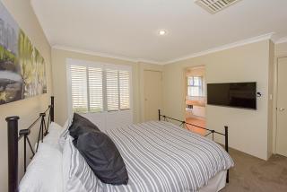 Sky Blue Retreat Serene Family Getaway - North Boyanup - 4
