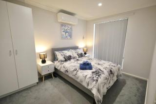 26 Simple Family Home Mirrabooka Sleeps 5 - Perth - 8