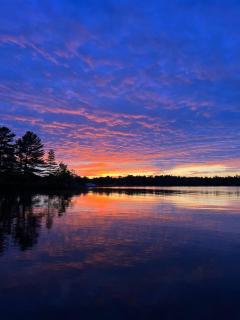 Stunning 3br Waterfront Lake Cottage Hottub&sauna - 4
