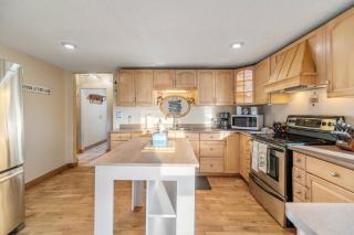 Winter Escape Waterfront Cottage Hottub&sauna! - Gravenhurst - 1