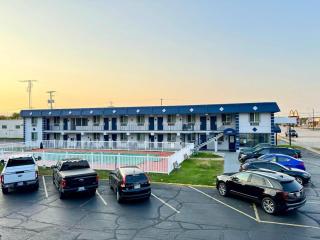 Rodeway Inn - 7