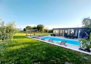 Hacienda MATEA - oasis of romance near the beaches, surrounded by olive trees, pool, jacuzzi and playground, Pula - Istria - 0
