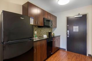 MainStay Suites St Louis Airport - 9