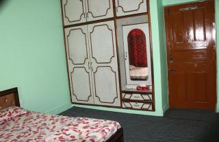 Khadim Villa & Travel Planners - Srinagar - 2