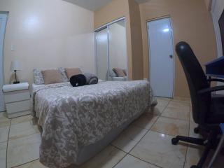 Wifi, Workspace , Perfect Location & Parking - 9