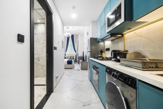 Stylish Studio with Private Pool at Opalz Danube - 1