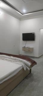 Hotel Shree Ram palace ayodhya - 3