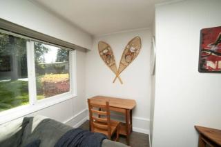 Quiet Area Near Downtown Walkable To Cafes - Maple Ridge - 9