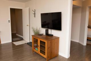 Quiet Area Near Downtown Walkable To Cafes - Maple Ridge - 1
