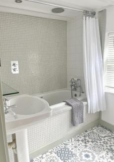 The Mews Pet Friendly and Parking - Petworth - 5
