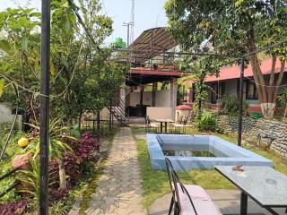 Hotel Paradise and Jirekhursani Restaurant - - 2
