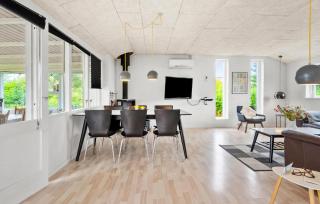 Beautiful Home In Tarm With House Sea View - Tarm - 7