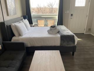 Studio Wbalcony-nob Hill, Unmh, Pres Hosp - 4