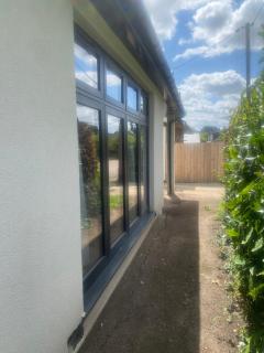 Two double bedroom self contained Retreat - 7