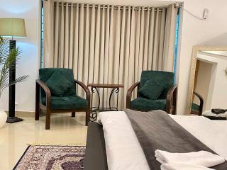 Stylish Retreat - Double Bed 3 - 4