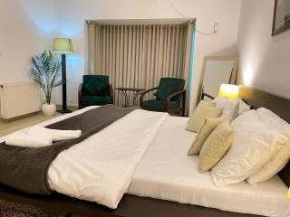 Stylish Retreat - Double Bed 3 - 7