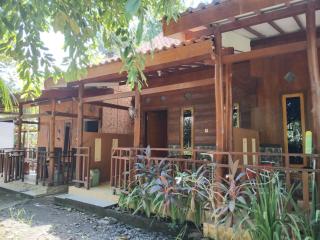 Pandan Arum Surf Camp - - 5