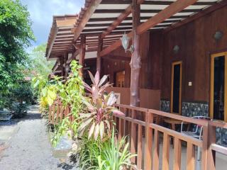 Pandan Arum Surf Camp - - 4