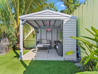 The Velvet Palm Midtown Pool and Hot Tub - 3