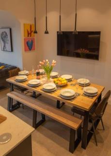 Escape 2 Unwind At The Parade, Accommodates 10 - 1