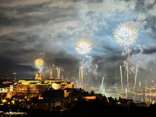 Castle View Apartment with free garage - Budapest - 0