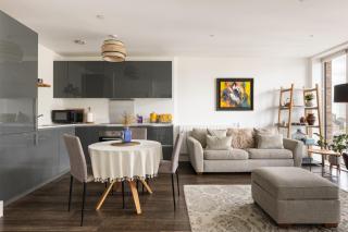 Modern 1BR Flat with Balcony in Woolwich - Woolwich - 9