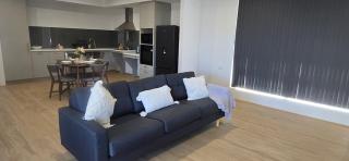 Large Modern Coodanup Home - 8