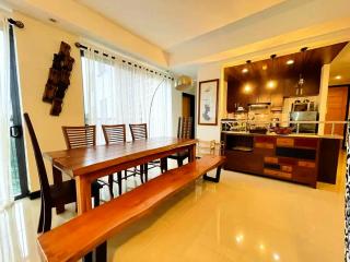 Tagaytay Highlands 4 BR Suite - 1