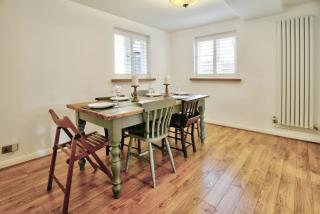 Comfortable Spacious Cottage - 7