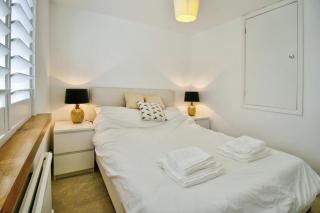 Comfortable Spacious Cottage - 6