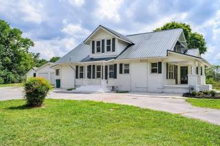 Spacious 4br3ba Home Near Tims Ford Lake - 2