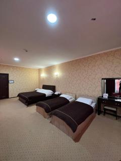 Golden Palace - 7