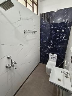 AH South 2BHK Retreat w Pool Access - 9