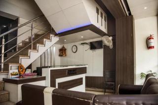 RROOMS R K International - 8