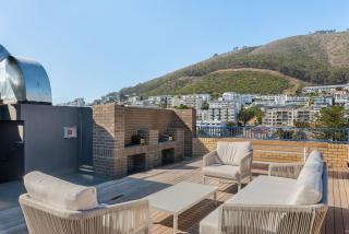 Stylish Sea Point Apartment - 9