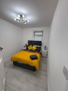 3BR West End Flat w Free Parking - Glasgow - 3