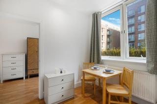 Newly Refurbished Entire One Bedroom Flat - Borehamwood - 8