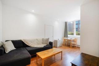 Newly Refurbished Entire One Bedroom Flat - Borehamwood - 0