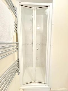 5 Holborn Spacious Home - Redhill - 6