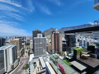 Bree Luxe Living - 2