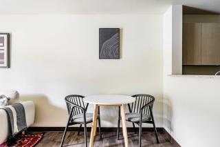 Blueground Univ Dist pet area elev nr UW SEA-864 - 6