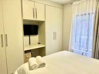 Stylish Urban Escape 2BR in Rivonia, Sandton - 6