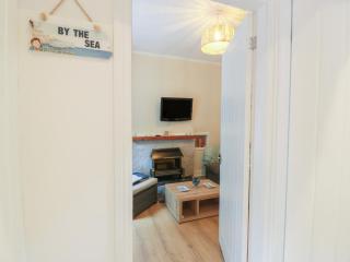 Cosy In - Millport - 0
