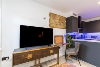 Sussex House Studio - Horsham - 4