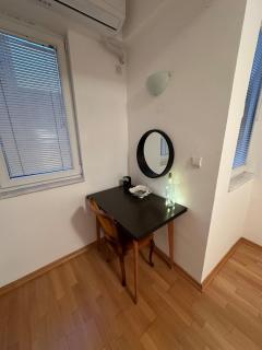 Retro Style Apartment in Skopje Center with Parking - Skopje - 8