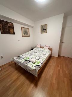 Retro Style Apartment in Skopje Center with Parking - Skopje - 7