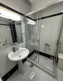 Retro Style Apartment in Skopje Center with Parking - Skopje - 3