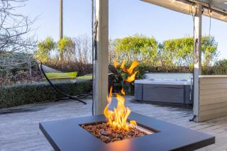 Luxury Hideaway at the Lake - Mangakino - 3