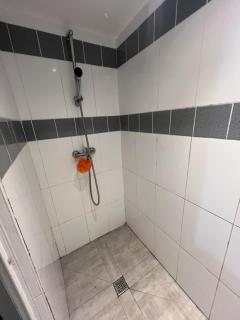 Paradix - Appartement en demi sous-sol dans maison à Argenteuil - 2