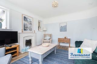 Bournecoast - Family home with garden, patio, summer house and parking - HB10659 - Bournemouth - 2